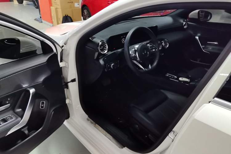 Used Mercedes-Benz A-Class 2022 Restyled A 200 L Sport Sedan Fashion Version