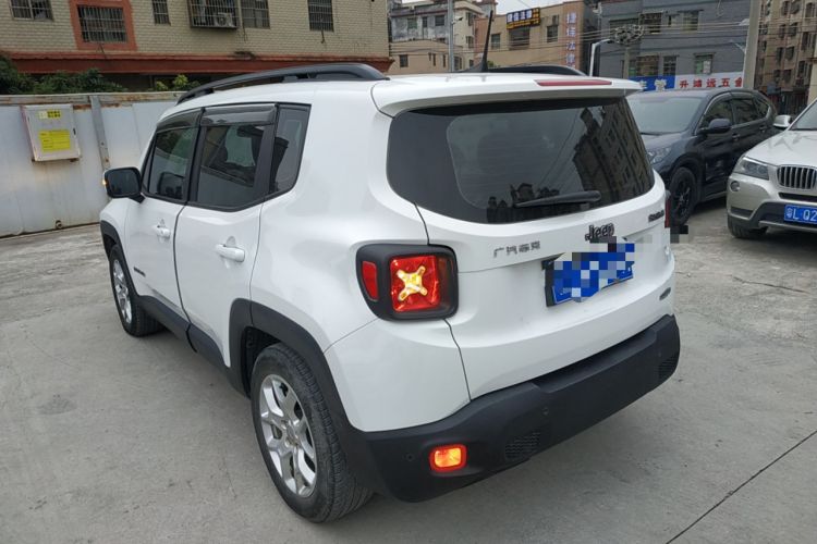 Used  Renegade 2018 Connected Large Screen Version 180T Automatic High-Energy Edition
