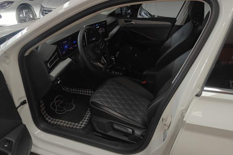 Used Volkswagen Sagitar 2024 300TSI DSG Excellence Edition