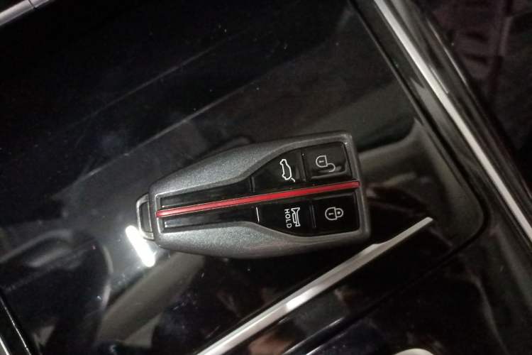 Used Hongqi HS5 2022 Facelifted Version 2.0T Smart Connect Flagship All-Wheel-Drive Edition