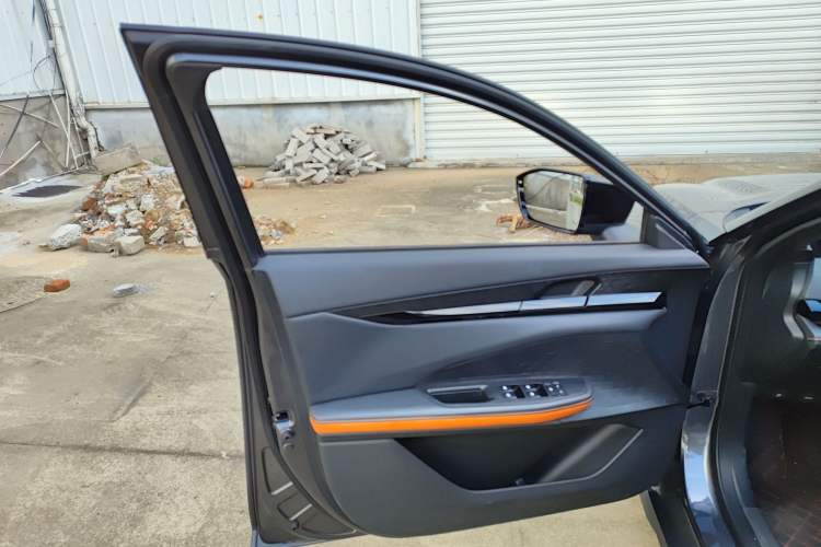 Used Changan UNI-V 2022 1.5T Prestige Version
