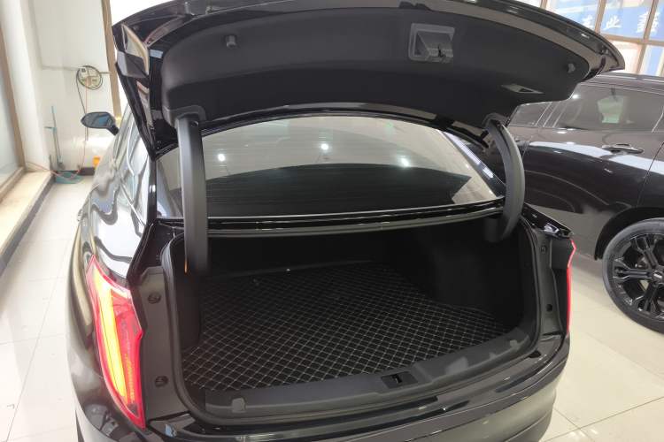 Used Hongqi E-QM5 2023 620km PLUS
