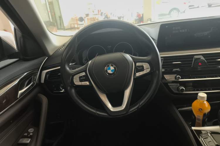 Used BMW 5 Series 2019 525Li Luxury Package
