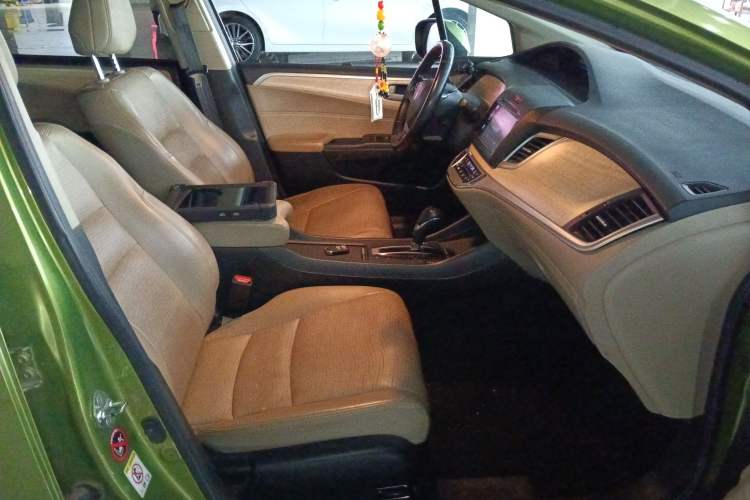 Used Honda Jade 2013 1.8L CVT Luxury Edition 5 seats
