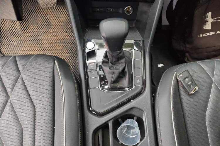 Used Volkswagen Tiguan L 2024 300TSI Automatic Two-Wheel Drive Smart Edition
