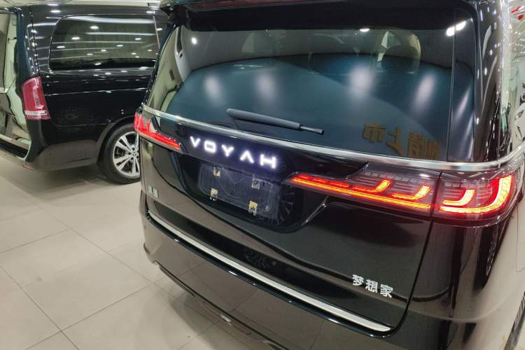 Used VOYAH Dream 2025 PHEV Four-Wheel-Drive Flagship Kunpeng Edition