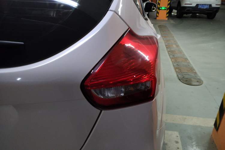 Used Ford Focus 2015 Hatchback EcoBoost 125 Automatic Supreme Style Edition