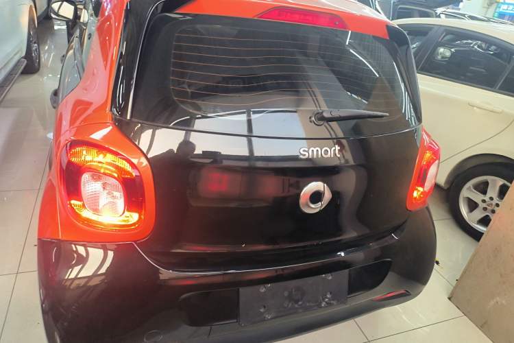 Used  forfour 2016 1.0L 52 kW Dynamic Edition
