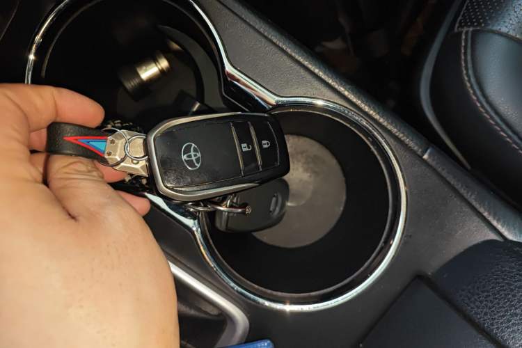 Used Toyota Highlander 2018 2.0T Four-Wheel Drive Luxury Edition 7 Seats China V Emission Standard
