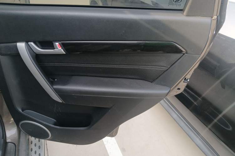 Used Chevrolet Captiva 2017 2.4L 4x4 Flagship Edition 7-Seater
