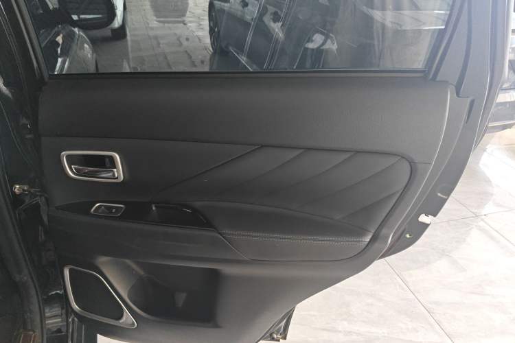 Used Mitsubishi Outlander 2020 2.0L Two-Wheel Drive Enjoyment Version 5 Seats
