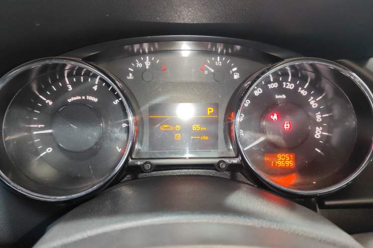 Used Peugeot 3008 2015 2.0L Automatic Classic Edition
