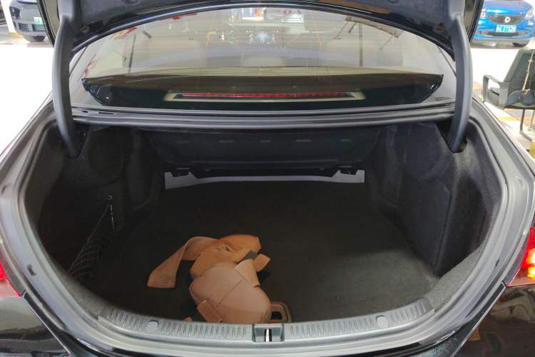 Used Mercedes-Benz E-Class 2022 Second Facelift E 300 L Fashion Edition