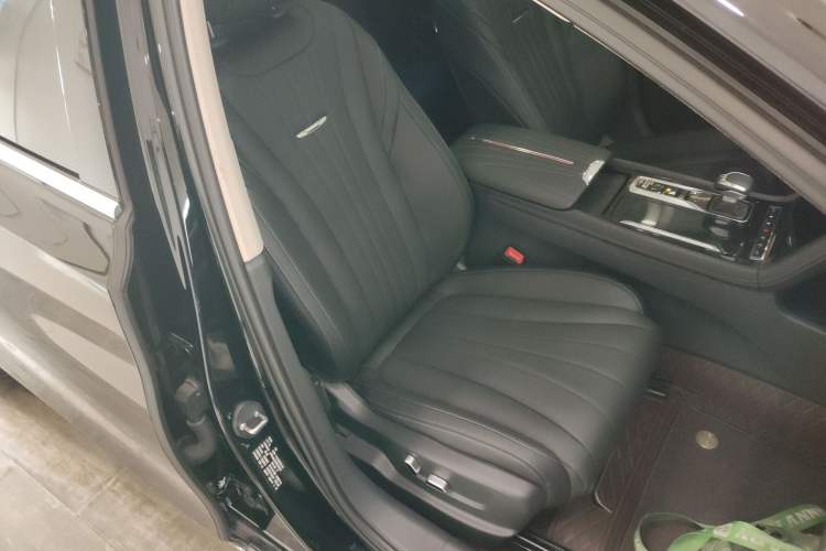 Used Hongqi H5 2024 2.0T Automatic Smart Connect Flagship Edition
