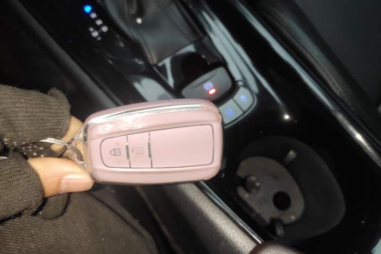 Used Toyota IZOA 2018 2.0L Yixuan Version China V Standard