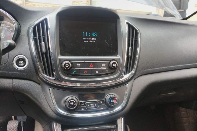 Used Baojun 560 2015 1.8L manual luxury version
