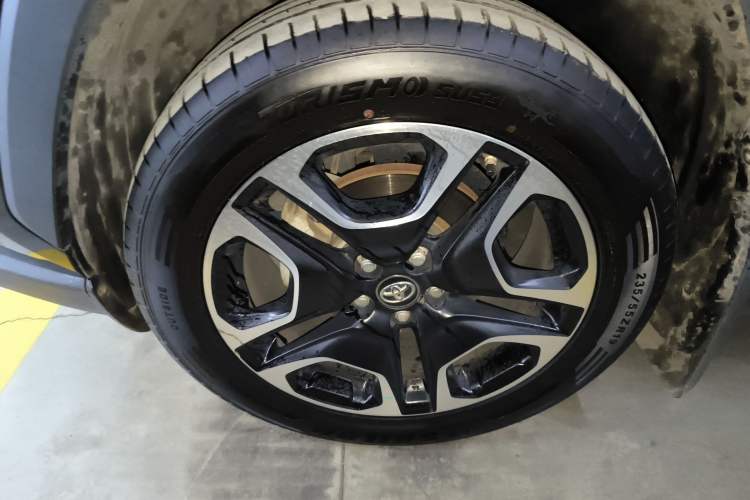 Used Toyota RAV4 2020 2.0L CVT Four-Wheel Drive Prestige Edition
