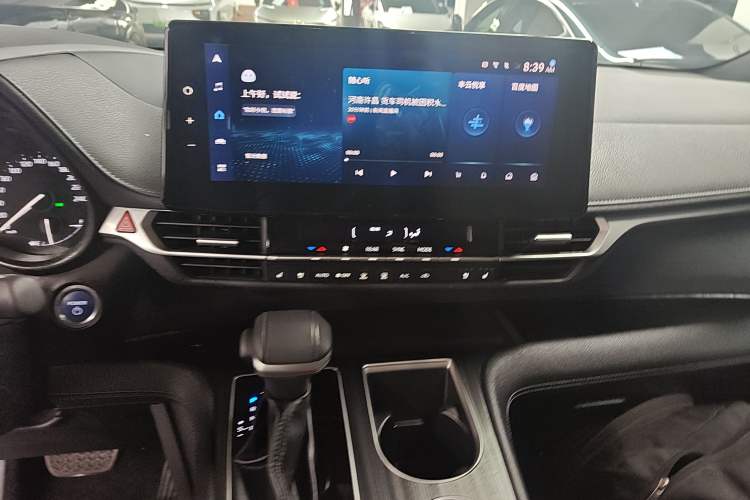 Used Toyota Sienna 2023 2.5L Hybrid Deluxe Edition
