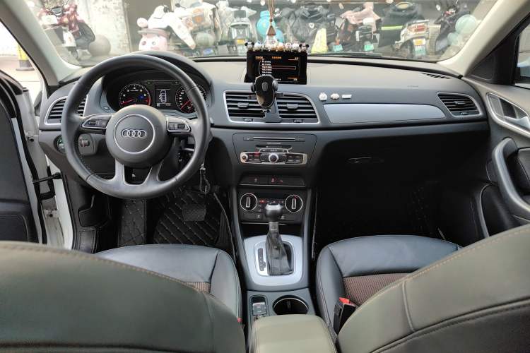 Used Audi Q3 2018 30th Anniversary Edition 30 TFSI Fashion Model
