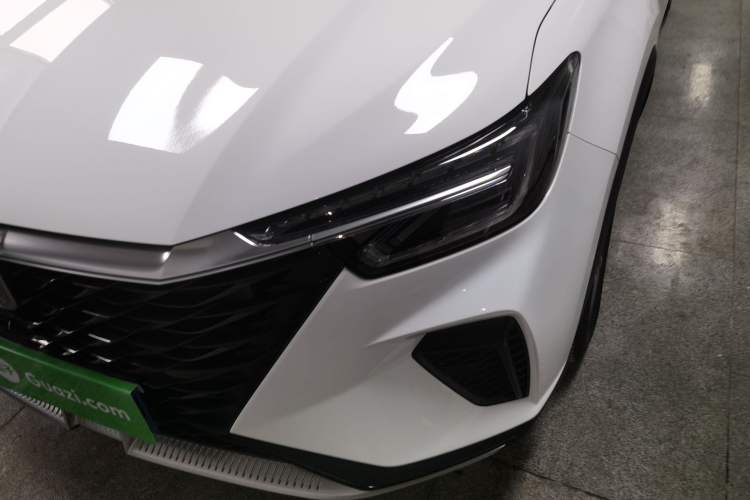 Used Roewe RX5 2025 PLUS 330TGI Automatic Trendsetting Smart Edition
