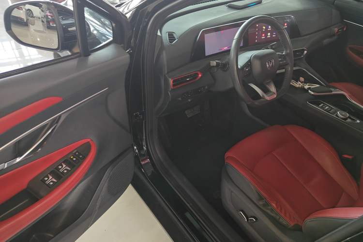 Used Changan UNI-T 2020 1.5T Prestige Version
