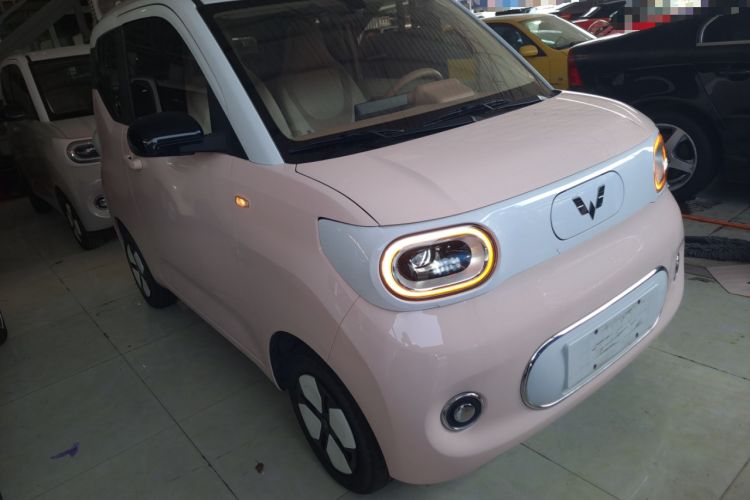 Used Wuling Hongguang MINIEV 2024 3rd Generation 215km Advanced Version
