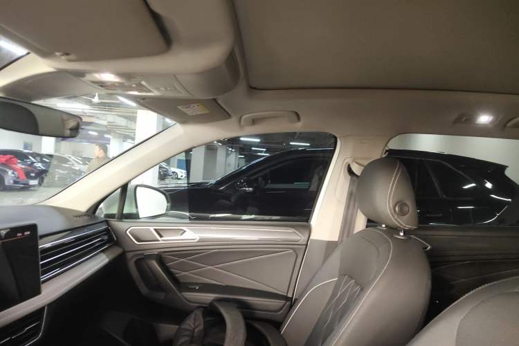 Used Volkswagen Tiguan L 2023 330TSI Automatic Two-Wheel Drive R-Line Enjoyment Edition