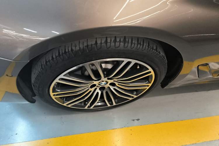 Used BMW 5 Series 2018 Restyled 530Li Leading Edition M Sport Package
