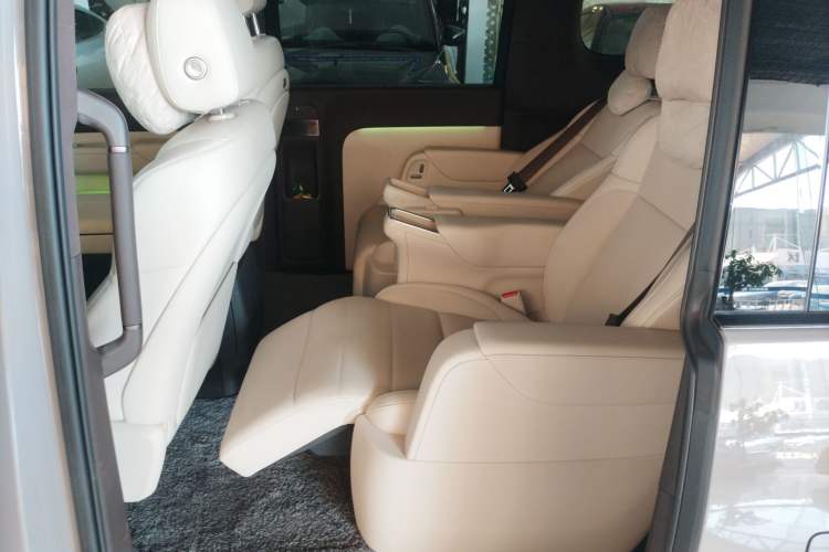 Used Li Auto MEGA 2024 Ultra Model
