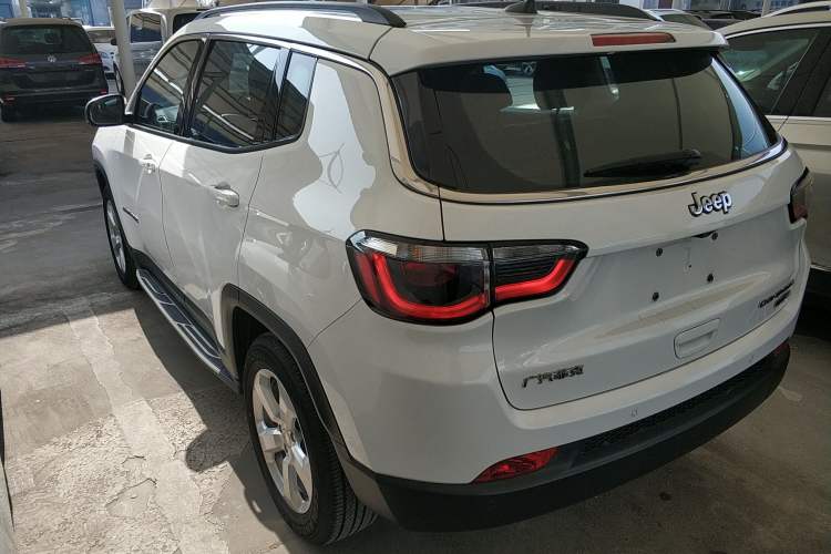 Used  Compass 2017 200T Automatic Family Edition
