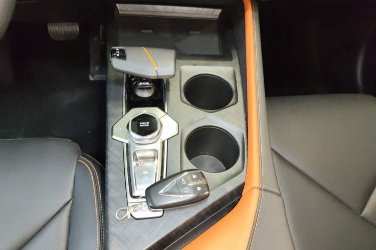 Used Changan UNI-V 2022 1.5T Prestige Version
