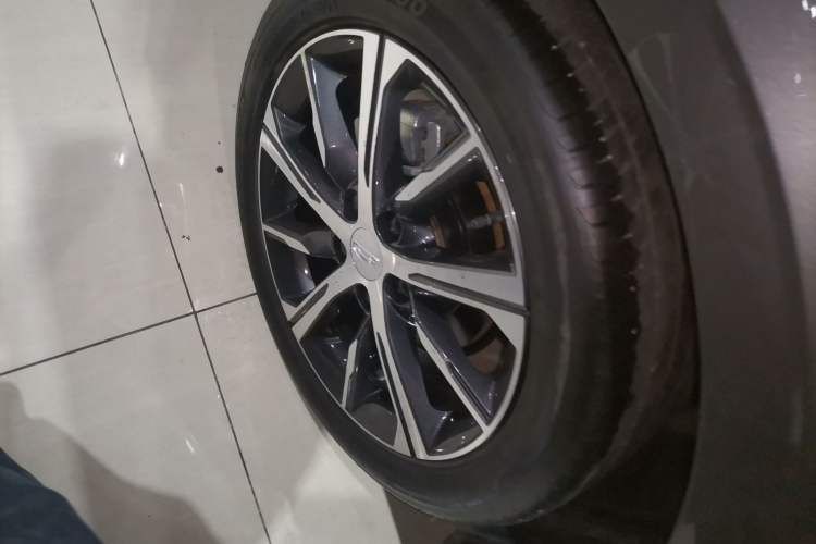 Used Geely Auto Emgrand 2022 4th Generation 1.5L CVT Flagship Model
