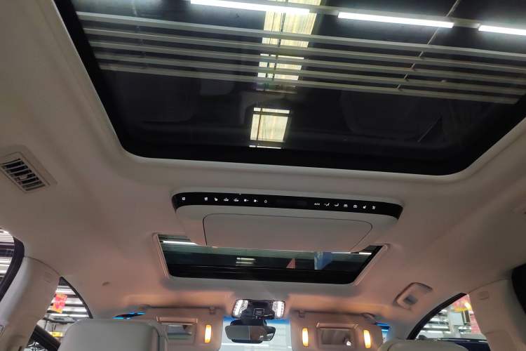 Used Buick GL8 New Energy 2024 Lu Zun Luxury Edition 7-Seater
