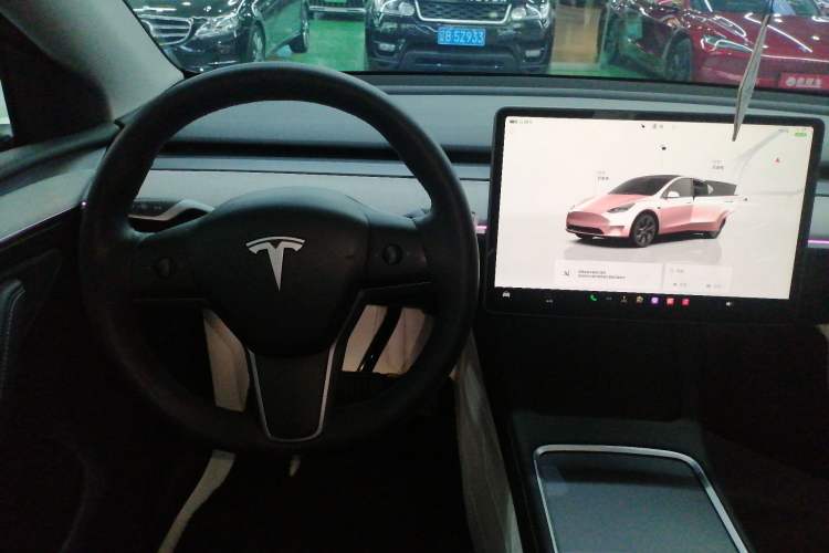 Used Tesla Model Y 2023 Long-Range All-Wheel-Drive Version
