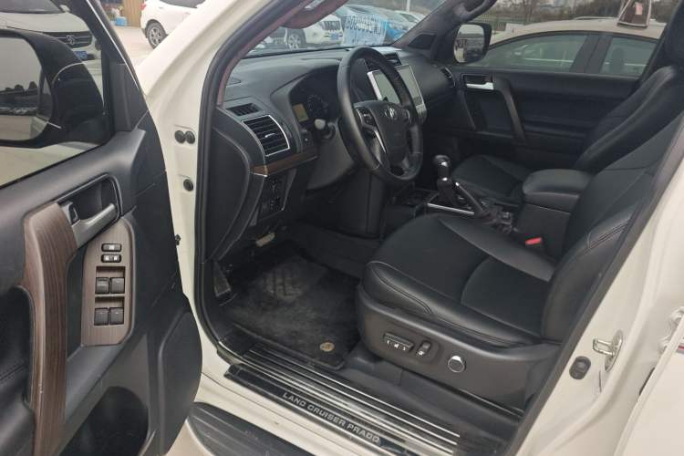 Used Toyota Prado 2018 3.5L Automatic TX
