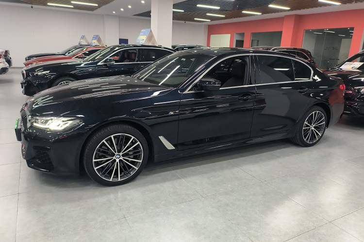 Used BMW 5 Series 2022 Second Facelift 530Li Leading Edition M Sport Package
