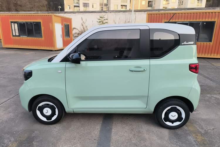 Used Wuling Hongguang MINIEV 2022 Macaron Premium Model – Lithium Iron Phosphate