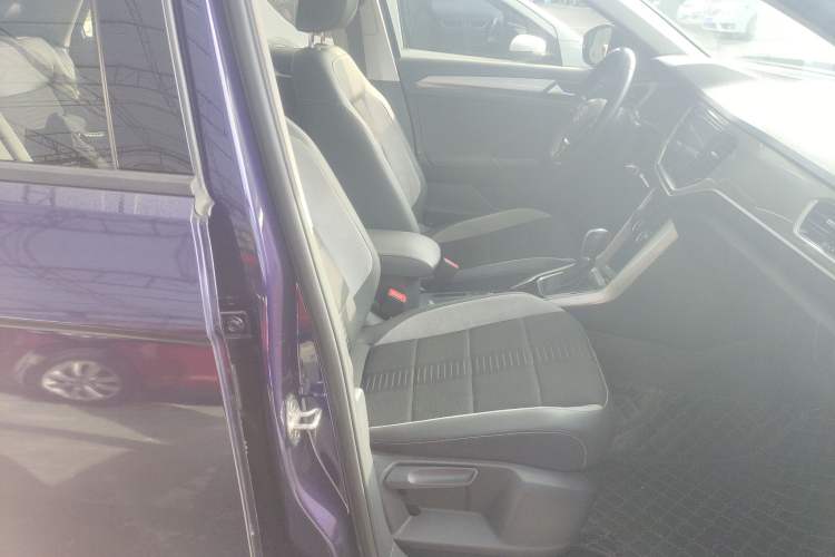 Used Volkswagen T-ROC 2019 230TSI DSG Two-Wheel-Drive Advanced Version China VI Standard