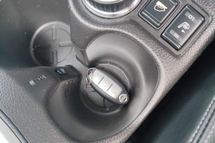 Used Nissan X-Trail 2014 2.5L CVT Leading Edition 4WD
