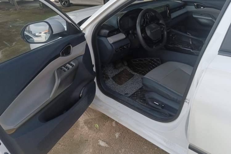 Used Baojun RC-5 2020 1.5T CVT Smart Shine Prestige Edition
