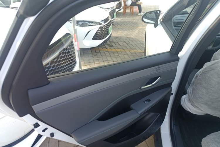 Used BYD Qin PLUS 2025 DM-i Smart Drive 55KM Leading Model
