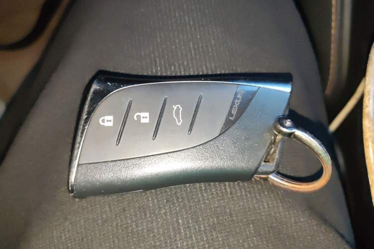 Used Lexus ES 2023 200 Excellence Edition