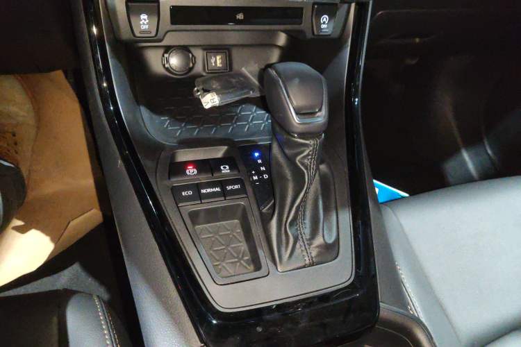 Used Toyota Wildlander 2024 2.0L CVT Two-Wheel Drive Luxury PLUS Edition
