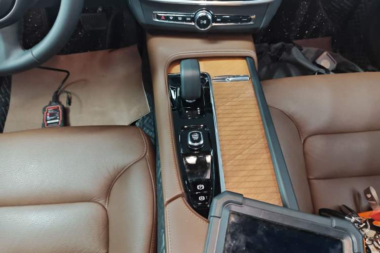 Used Volvo S90 2024 B5 Zhiyi Luxury Edition
