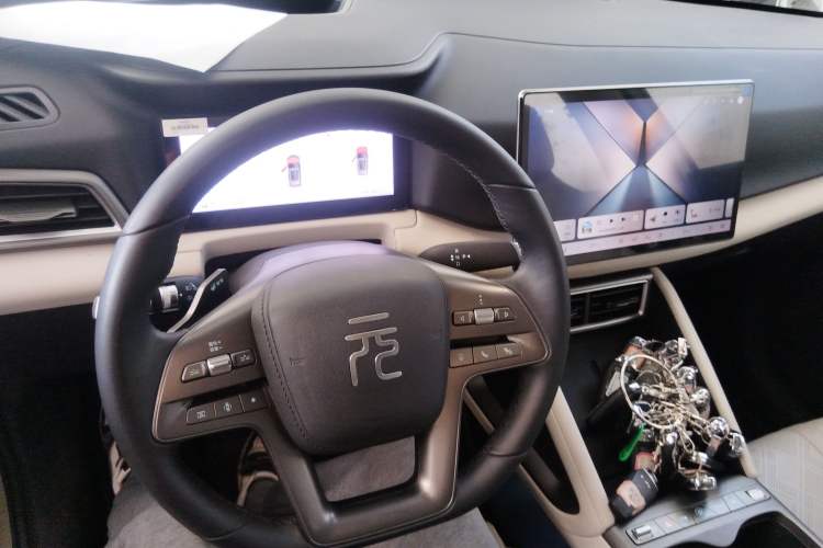 Used BYD Yuan UP 2025 Intelligent Driving Version 401 km Beyond-Range Edition