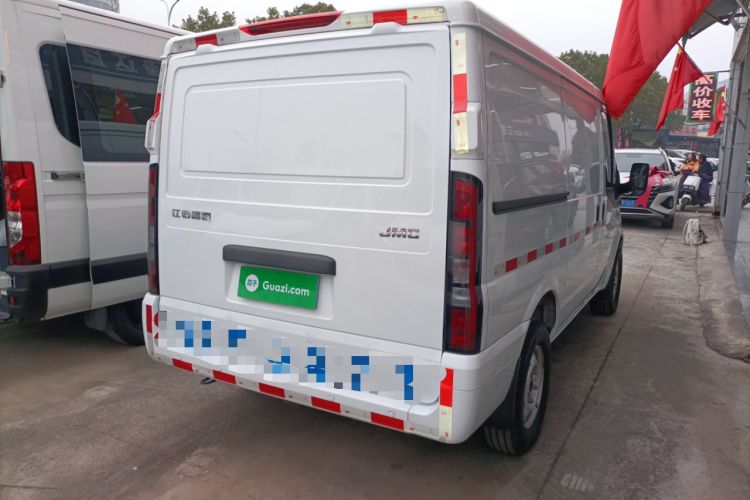 Used JMC Fushun 2023 2.0T Manual Short-Wheelbase Low-Roof Commercial Van 2/3 Seats with Lift-Up Tailgate