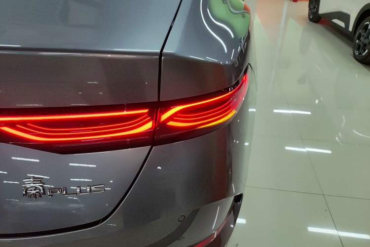 Used BYD Qin PLUS 2025 DM-i Smart Drive 55KM Leading Model
