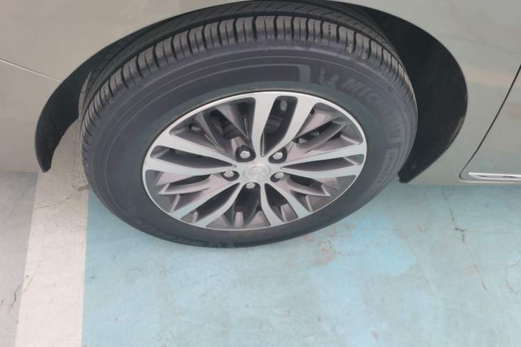 Used Buick GL8 2023 ES Lu Zun Deluxe Model
