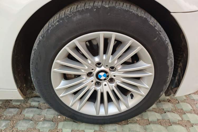 Used BMW 5 Series 2014 525Li Leading Model