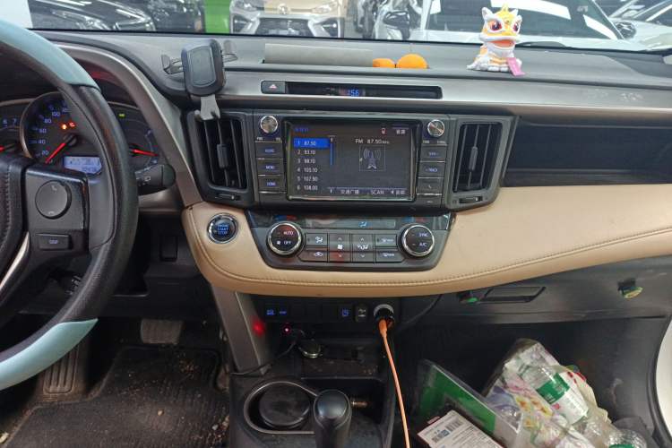 Used Toyota RAV4 2016 2.0L CVT Two-Wheel Drive Fashion Edition China V Standard